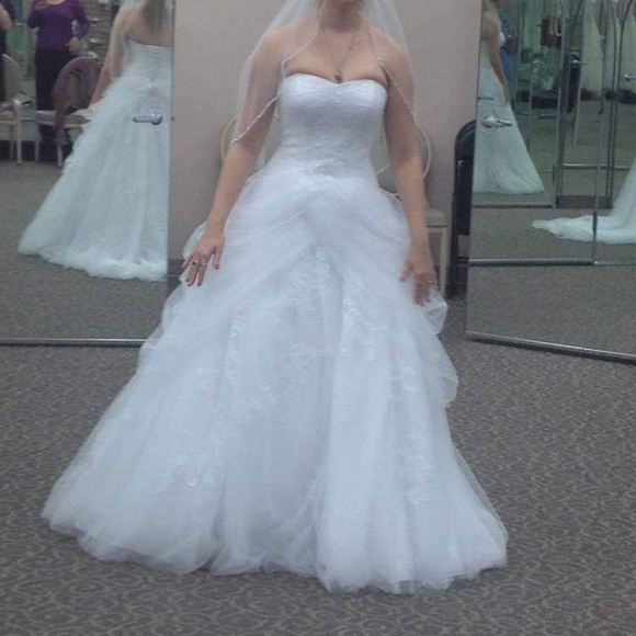 David Bridal size 8 ballgown wedding dress - Picture 3 of 7